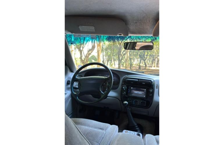 Ford Explorer XL 4x2 4.0 V6 - Foto #6