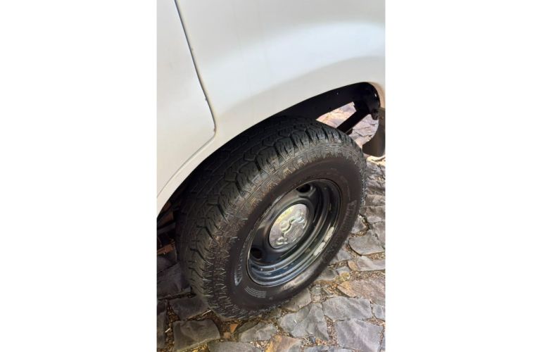 Ford Explorer XL 4x2 4.0 V6 - Foto #7