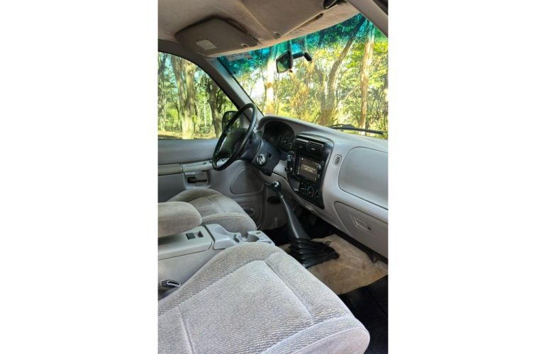 Ford Explorer XL 4x2 4.0 V6 - Foto #8