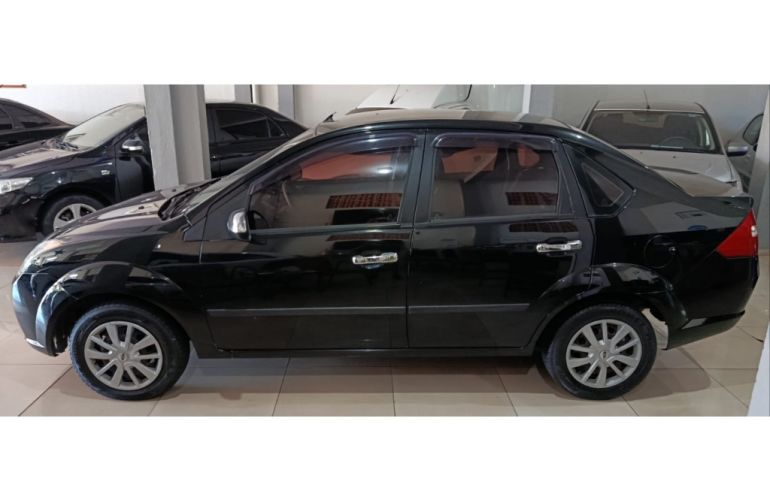 Ford Fiesta Sedan 1.0 (Flex) - Foto #4