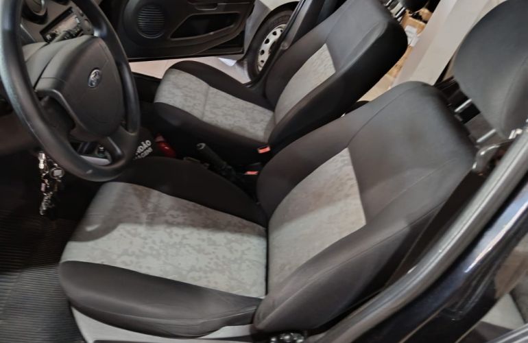 Ford Fiesta Sedan 1.0 (Flex) - Foto #8