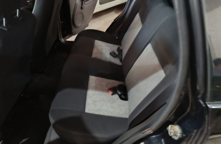 Ford Fiesta Sedan 1.0 (Flex) - Foto #10