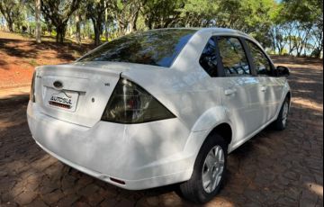 Ford Fiesta Sedan 1.0 - Foto #4