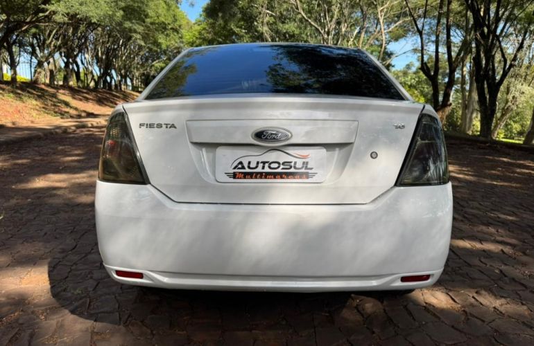 Ford Fiesta Sedan 1.0 - Foto #5