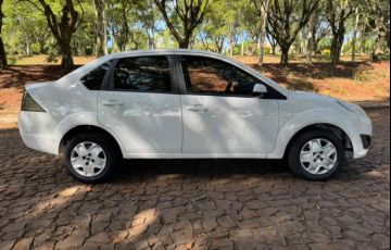Ford Fiesta Sedan 1.0 - Foto #6