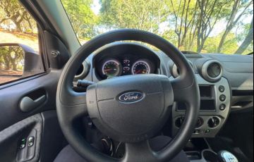 Ford Fiesta Sedan 1.0 - Foto #9
