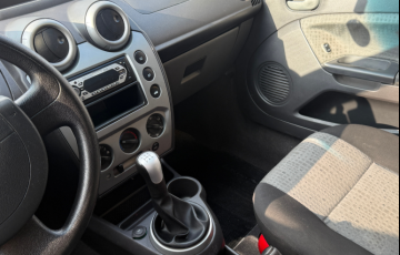 Ford Fiesta Sedan 1.6 (Flex) - Foto #7
