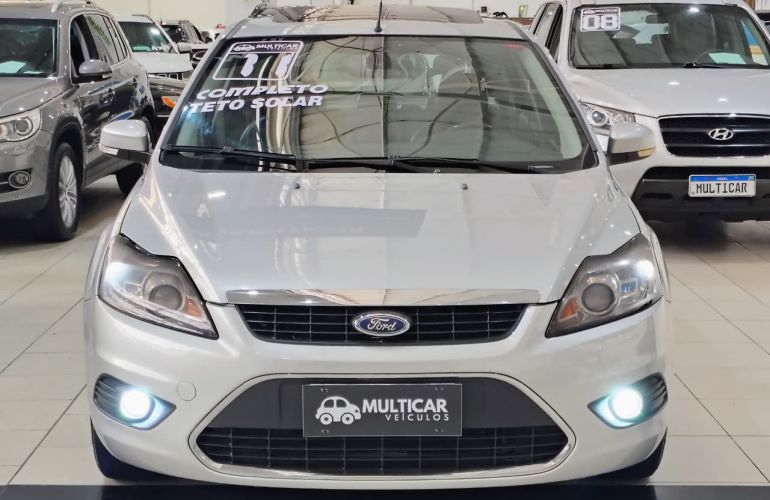 Ford Focus 2.0 Titanium 16v - Foto #2