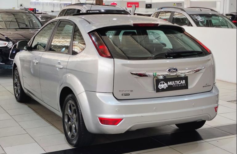 Ford Focus 2.0 Titanium 16v - Foto #4