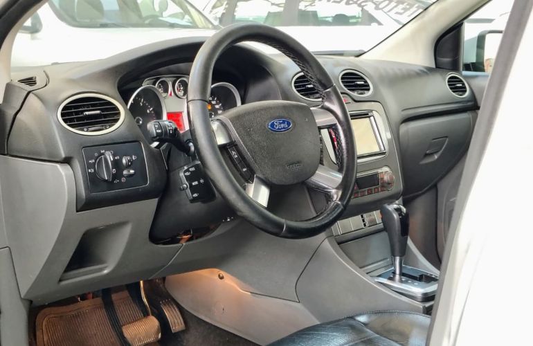 Ford Focus 2.0 Titanium 16v - Foto #8