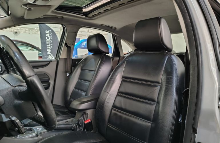Ford Focus 2.0 Titanium 16v - Foto #10