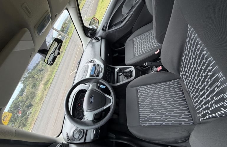 Ford Ka 1.0 SE Plus (Flex) - Foto #9