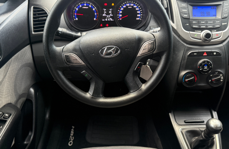 Hyundai HB20S 1.0 Comfort Plus - Foto #4