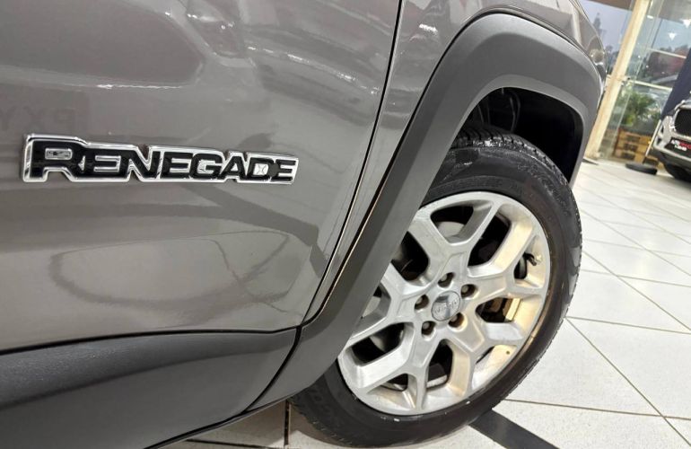 Jeep Renegade 1.8 16V Longitude - Foto #7