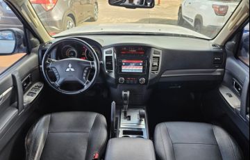Mitsubishi Pajero 3.2 DI-D HPE 4WD (Aut) - Foto #2