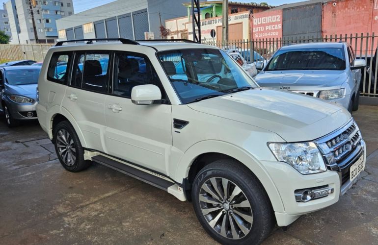 Mitsubishi Pajero 3.2 DI-D HPE 4WD (Aut) - Foto #4