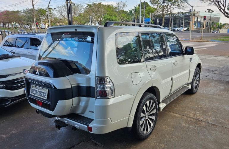 Mitsubishi Pajero 3.2 DI-D HPE 4WD (Aut) - Foto #6