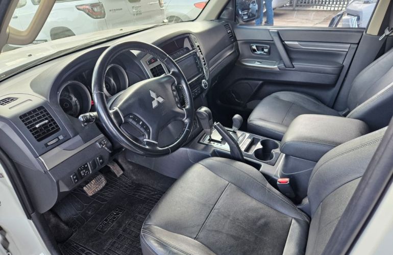 Mitsubishi Pajero 3.2 DI-D HPE 4WD (Aut) - Foto #7