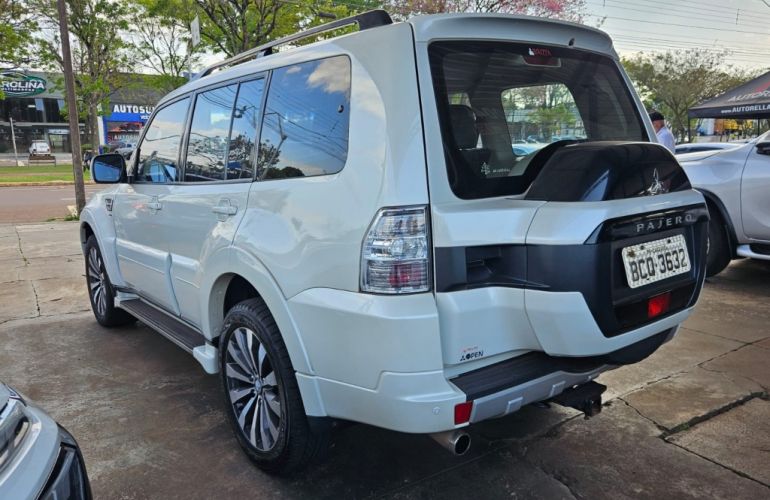 Mitsubishi Pajero 3.2 DI-D HPE 4WD (Aut) - Foto #9