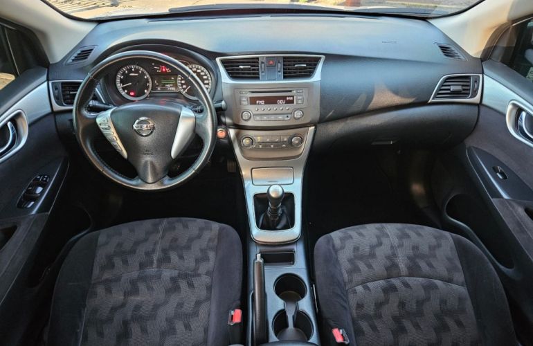 Nissan Sentra 2.0 16V (flex) (aut) - Foto #2