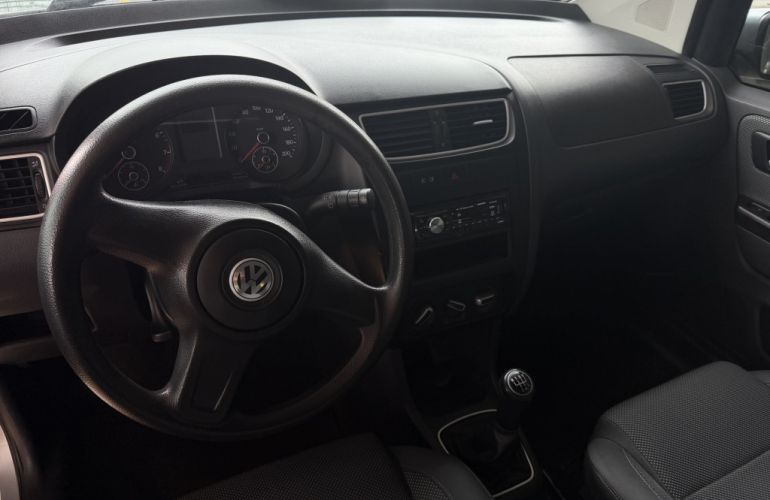 Volkswagen Fox 1.0 8V (Flex) - Foto #8