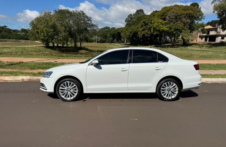 Volkswagen Jetta 2.0 TSI Highline DSG - Foto #3