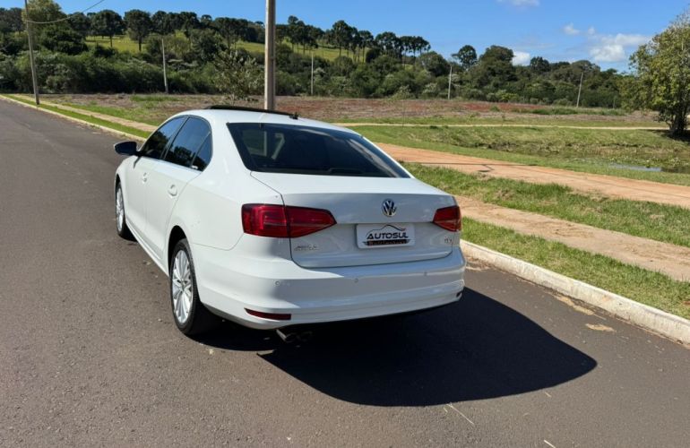 Volkswagen Jetta 2.0 TSI Highline DSG - Foto #4