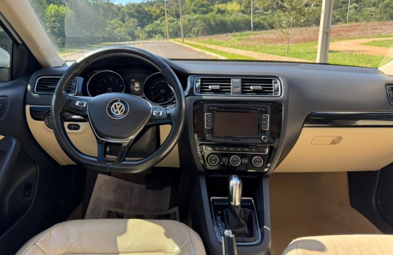 Volkswagen Jetta 2.0 TSI Highline DSG - Foto #10