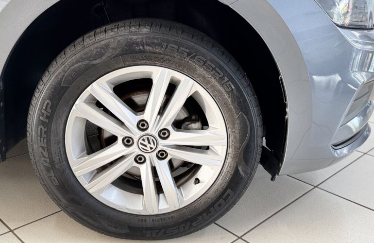 Volkswagen Polo 1.0 (Flex) - Foto #8