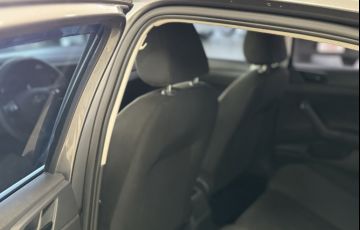 Volkswagen Polo 1.0 (Flex) - Foto #9