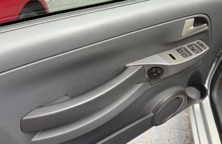 Volkswagen SpaceFox Comfortline 1.6 8V (Flex) - Foto #5