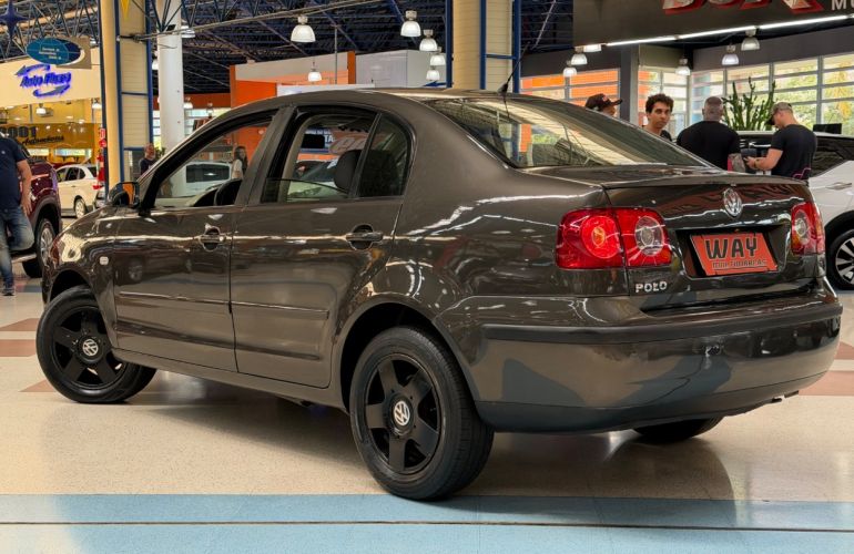Volkswagen Polo Sedan 1.6 Mi 8v - Foto #6