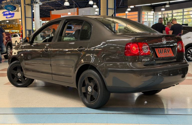 Volkswagen Polo Sedan 1.6 Mi 8v - Foto #7