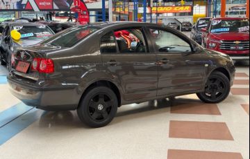 Volkswagen Polo Sedan 1.6 Mi 8v - Foto #8