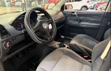 Volkswagen Polo Sedan 1.6 Mi 8v - Foto #10