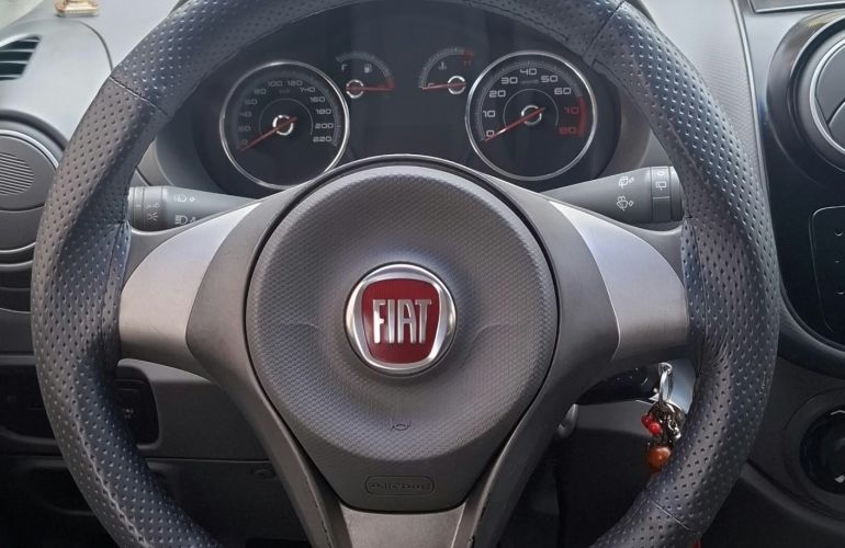 Fiat Palio Attractive 1.4 8V (Flex) - Foto #5