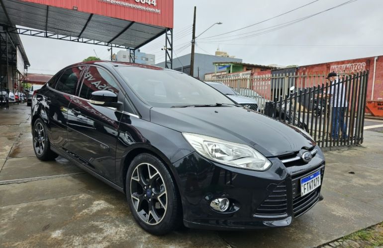 Ford Focus Fastback Titanium 2.0 PowerShift - Foto #6