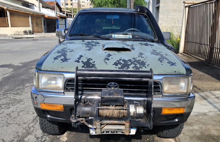 Toyota Hilux SW4 4x4 2.8 - Foto #2