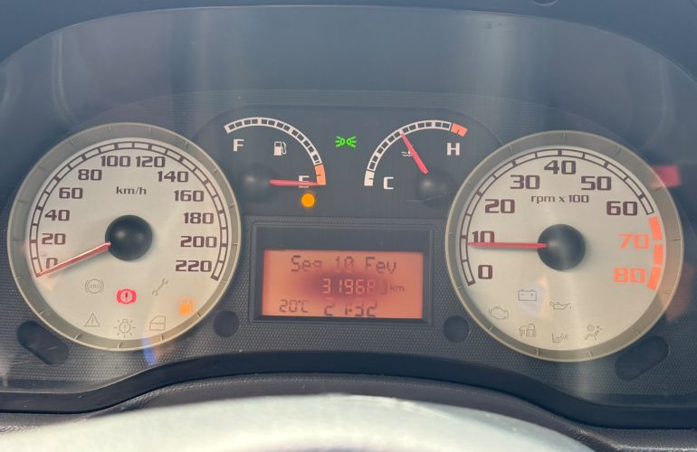 Fiat Idea 1.8 MPi Hlx 8v - Foto #9
