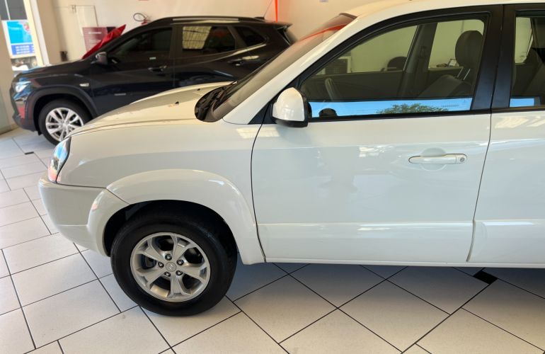 Hyundai Tucson 2.0 MPFi GLS Base 16V 143cv 2wd - Foto #3