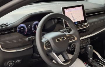 Jeep Commander 1.3 T270 Turbo Overland - Foto #4