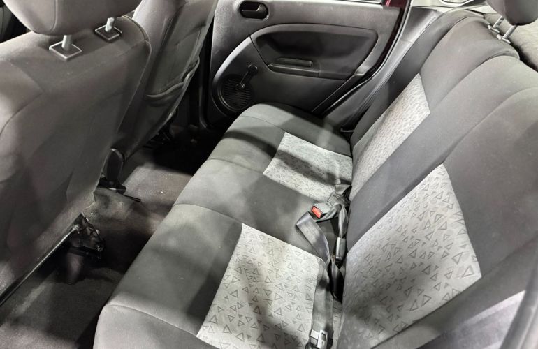 Ford Fiesta 1.6 MPi Sedan 8V Flex 4p Manual - Foto #7