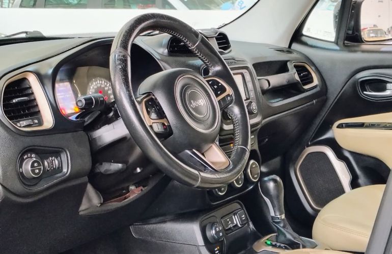 Jeep Renegade 2.0 16V Turbo Longitude 4x4 - Foto #10