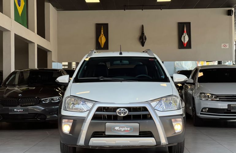 Toyota Etios Cross 1.5 16v - Foto #2