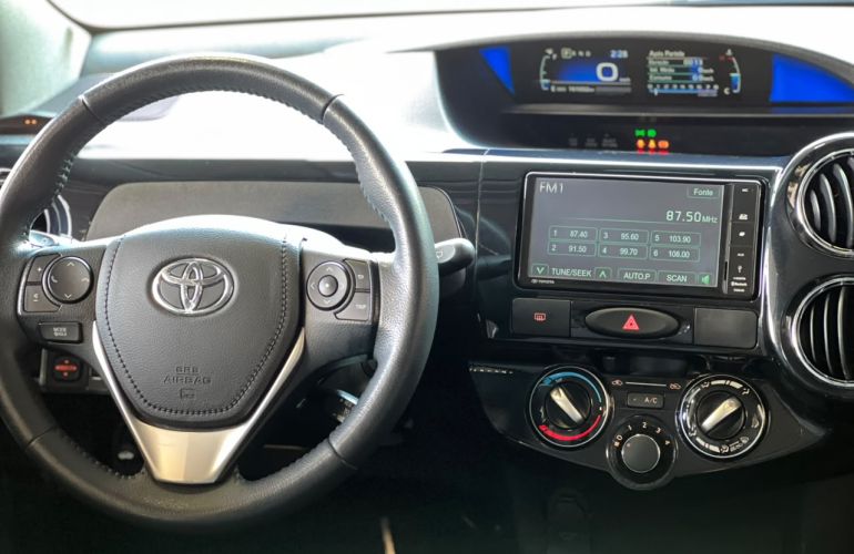 Toyota Etios Cross 1.5 16v - Foto #4
