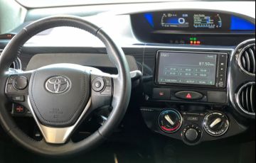 Toyota Etios Cross 1.5 16v - Foto #4