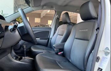 Toyota Etios Cross 1.5 16v - Foto #5