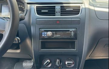 Volkswagen Fox 1.6 Mi 8v - Foto #7