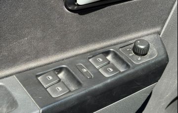 Volkswagen Fox 1.6 Mi 8v - Foto #8