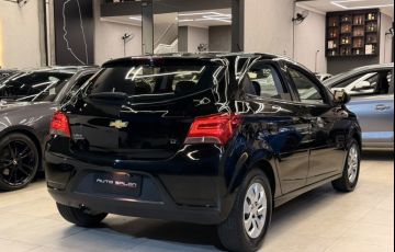 Chevrolet Onix 1.4 MPFi LT 8v - Foto #4